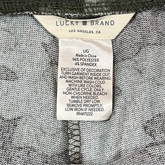 Lucky Brand Size Large Women’s Green Camo Soft Drawstring Lounge Shorts. - Picture 6 of 7